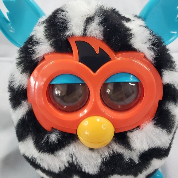 Furby Boom Zebra Zig Zag Stripes Hasbro Interactive Toy Not Working 6 Inch 2012 - Picture 2 of 8